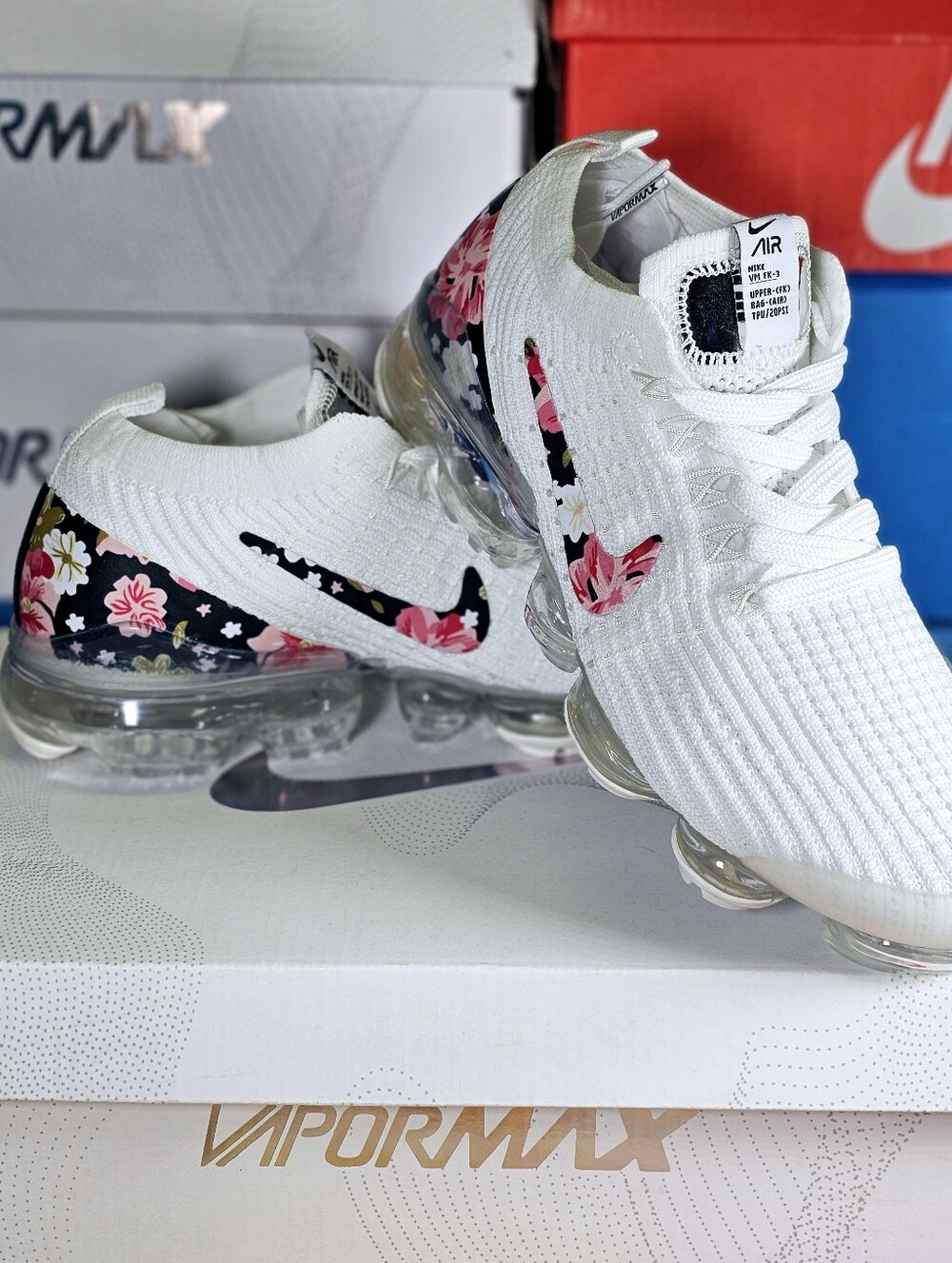 Nike Air Max Vapormax Women's White Black Sneakers Brand New - Picture 3 of 8